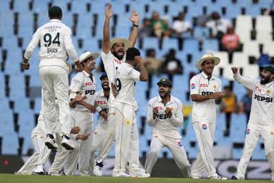 1st Test: Pakistan bowlers strike back as South Africa in early trouble in 148-run chase