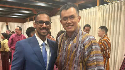 Angry Binance CEO to IT company's Indian CEO: This is exactly how NOT to use a selfie with me