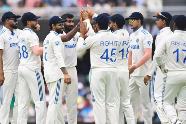 India vs Australia Live Score, 3rd Test Day 3: India aim to wrap up Australia innings early  - The Times of India