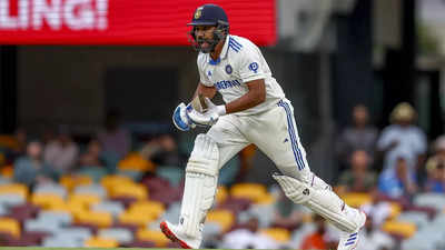 'Mai ruk gaya tha yaar': Rohit Sharma tells KL Rahul after mix-up - WATCH