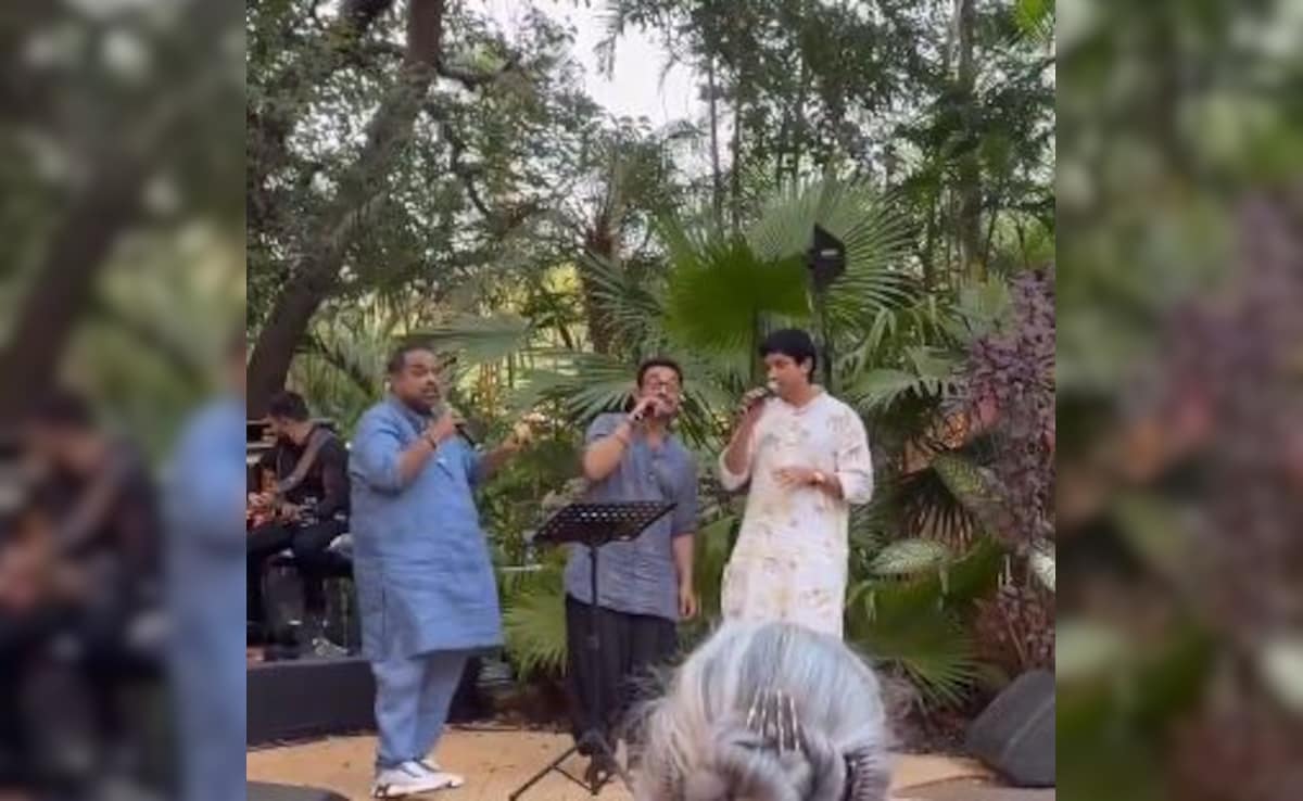 Dil Chahta Hai Reunion: Aamir Khan, Shankar Mahadevan And Farhan Akhtar Light Up Javed Akhtar's Birthday