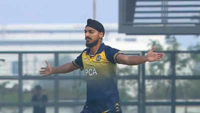 Watch: On-fire Arshdeep Singh makes the ball talk in Vijay Hazare Trophy