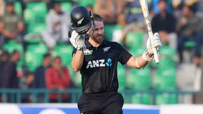 Kane Williamson's century takes New Zealand into tri-series final despite Breetzke's record