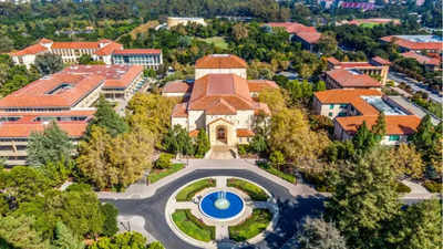 Stanford executes hiring freeze over 'uncertain finances': How can this affect student and staff?