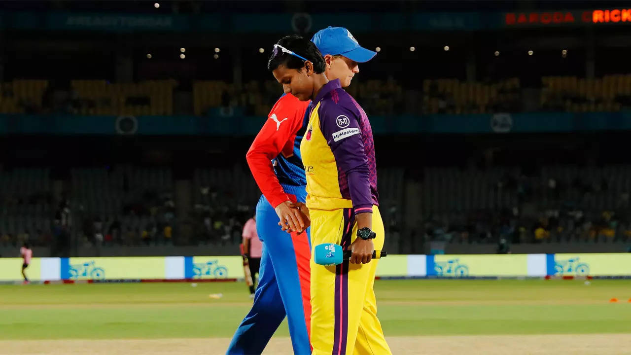 UP Warriorz 118/5 in 15.0 Overs | UPW vs DC, WPL 2025 Live Score: Delhi Capitals win toss, opt to bowl vs UP Warriorz  - The Times of India