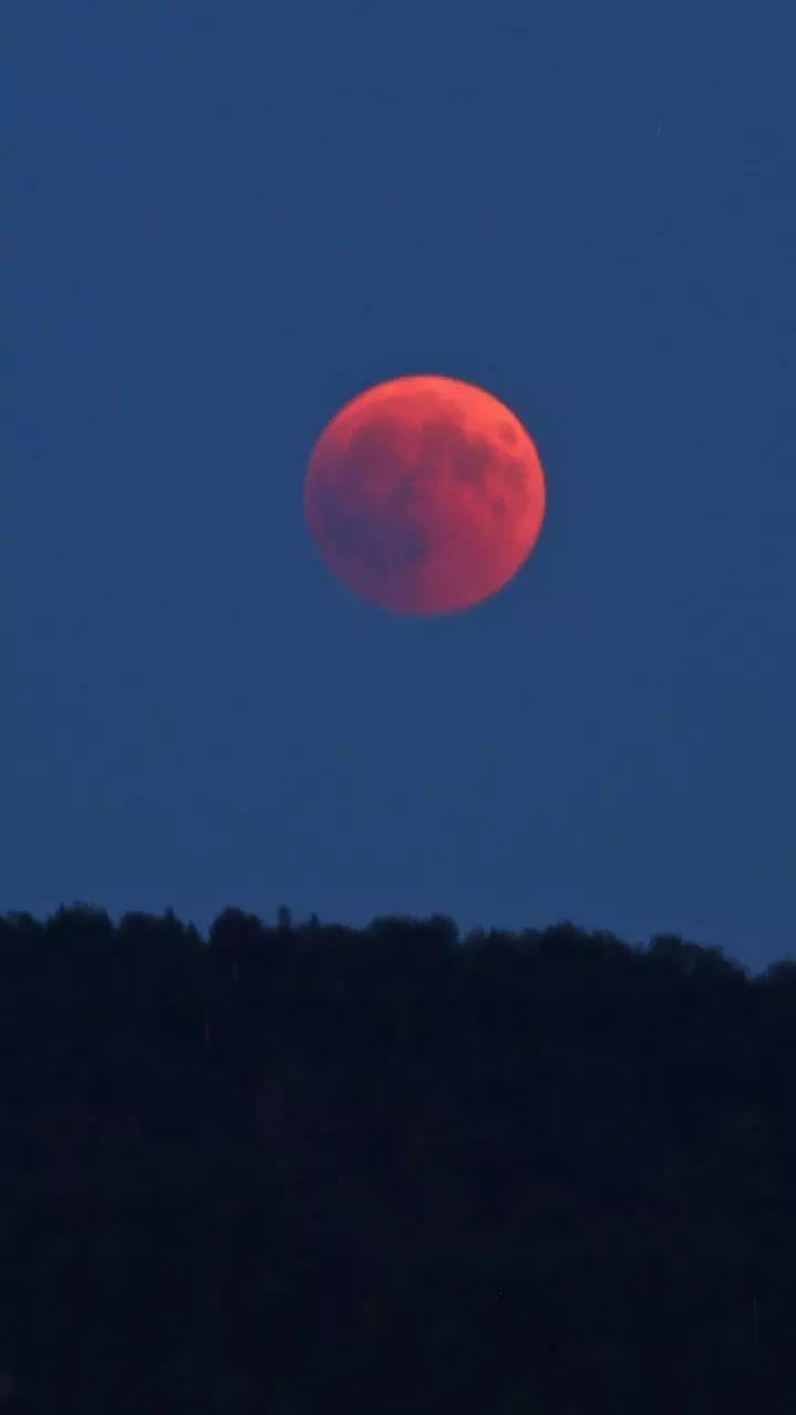 8 most beautiful and iconic images captured of the 'Blood moon' during Lunar Eclipse