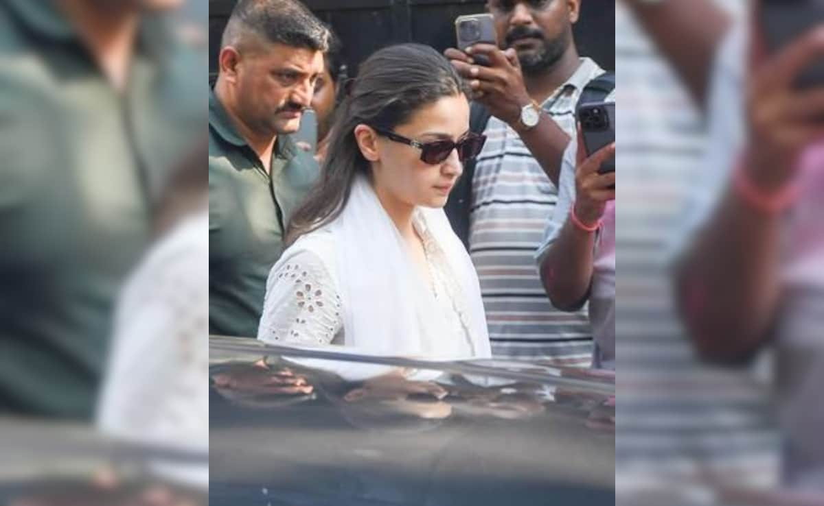 Alia Bhatt-Ranbir Kapoor, Jaya Bachchan And Others Pay Last Respects To Ayan Mukerji's Father Deb Mukherjee