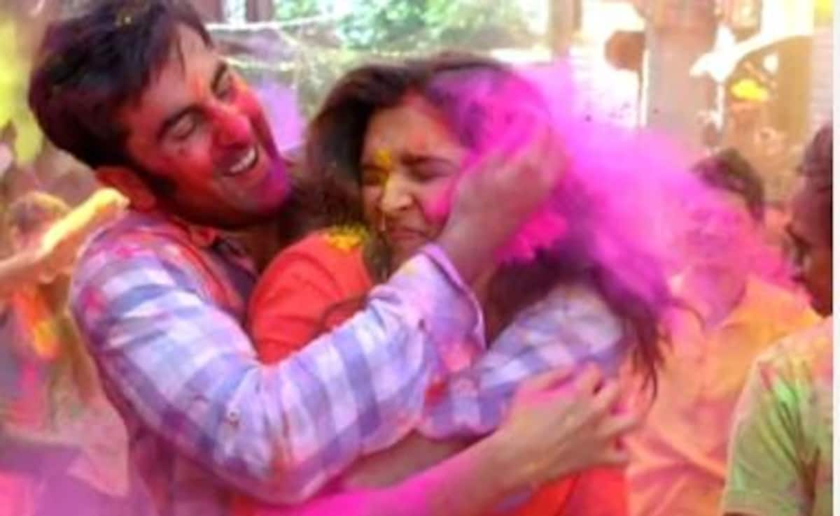 Holi Playlist: A Silsila Of Rang Barse, Balam Pichkari And More