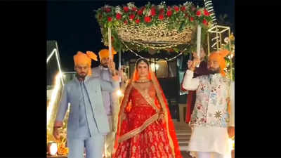 Inside Rishabh Pant's sister's wedding: MS Dhoni, Suresh Raina and cricketer crew steal the show with dance and music! - Watch