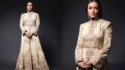 Namrata Shirodkar proves she's Mahesh Babu's queen and Telugu cinema royalty in latest look