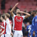 Premier League: Arsenal beat Chelsea to close the gap on leaders Liverpool