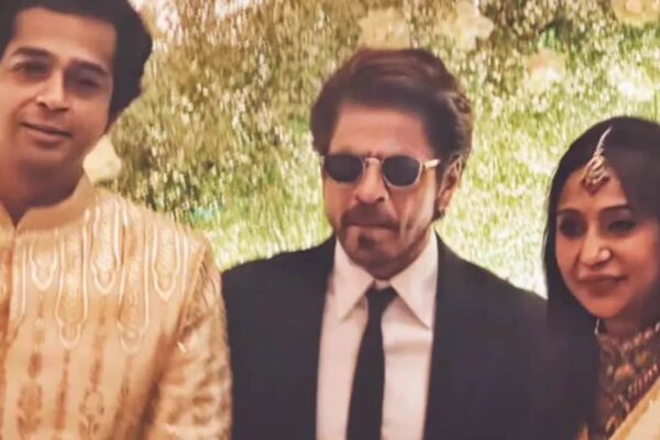 Shah Rukh Khan Attends Swades Director Ashutosh Gowariker's Son Konark's Wedding. Watch