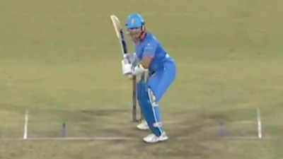 WATCH: Sachin Tendulkar evokes nostalgia of the 90s with stunning stroke play